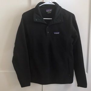 Black button snap Patagonia pullover